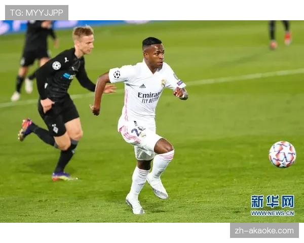 特写：维尼修斯突破造点，对方球员投诉其假摔引发双方冲突